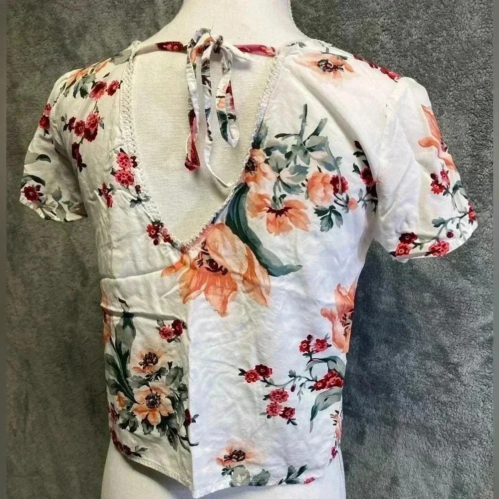 Abercrombie & Fitch white flowered blouse size‎ S - Picture 3 of 6